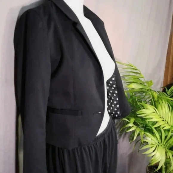 Divided Satin Trimmed Short Jacket - Picture 3 of 7